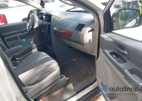 2008 Chrysler Town & Country Lx from USA, damaged, VIN 2A8HR44H88R618273